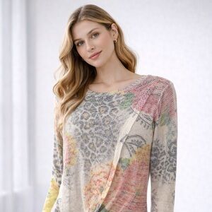 Sioni Abstract Print Lightweight Knit Top | Size S | Layered Hem Blouse